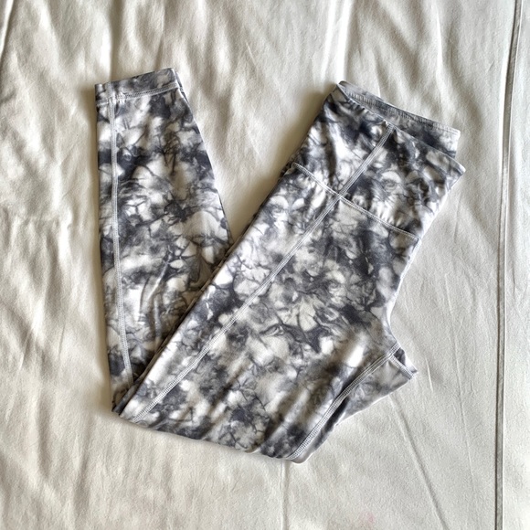Athleta Tie Dye Salutation 7/8 Tight in Powervita - Picture 2 of 6